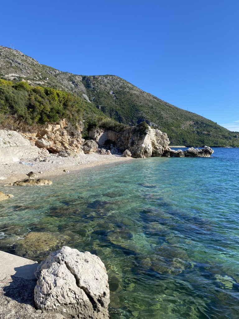 Praia em Mlini